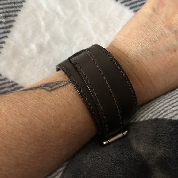 Authentic Louis Vuitton Leather Monogram Glacé Force wrap bracelet - Picture 14 of 15